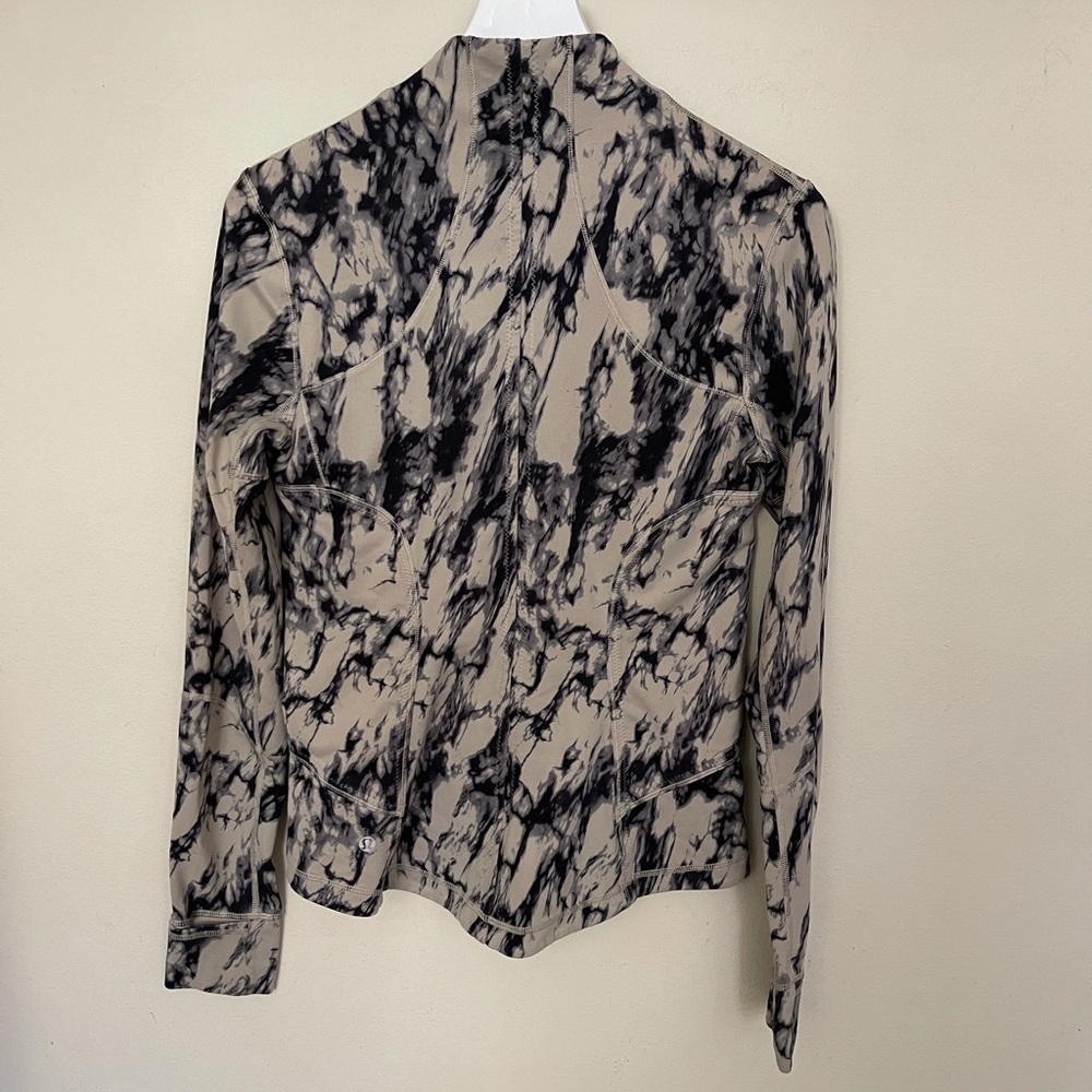 lululemon athletica Black and White Jacket - Picture 6 of 13